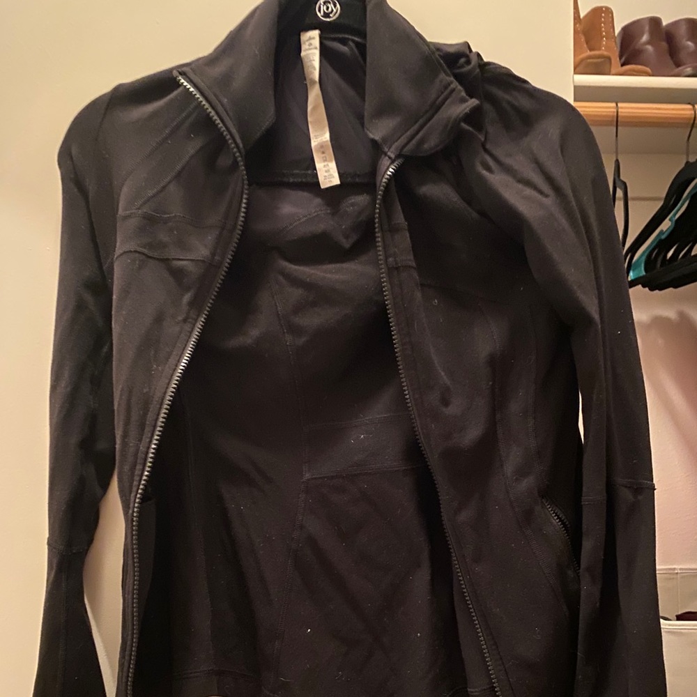 Size 4 lulu jacket